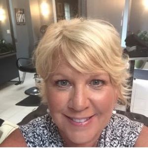 Meet your Posher, Elise